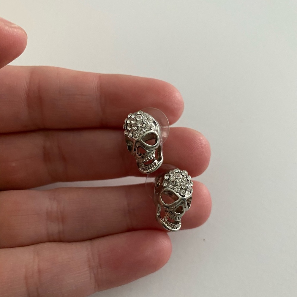 ⚠️ 3/10 Earrings